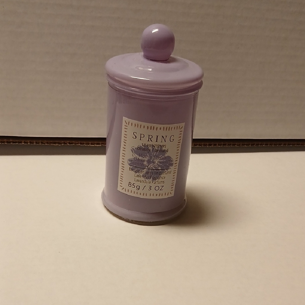Lavender Scented Beauty Bath candle Jar  Purple NWT